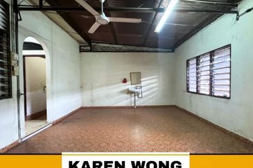 OPEN FACING BELOW MARKET PRICE TAMAN BANDAR BARU 1 Storey Terace for Sale