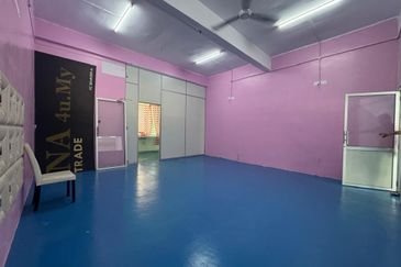 NEAR MYDIN GROUND FLOOR TAMAN BATIK Shoplot for Rent