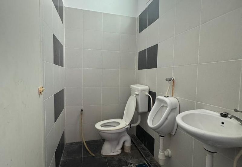 NEAR MYDIN GROUND FLOOR TAMAN BATIK Shoplot for Rent