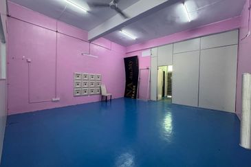 NEAR MYDIN GROUND FLOOR TAMAN BATIK Shoplot for Rent