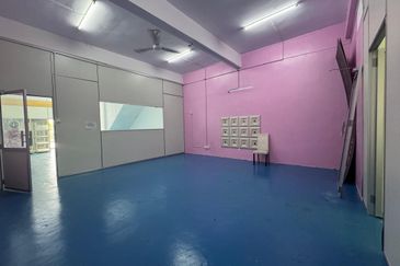 NEAR MYDIN GROUND FLOOR TAMAN BATIK Shoplot for Rent