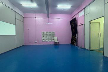 NEAR MYDIN GROUND FLOOR TAMAN BATIK Shoplot for Rent