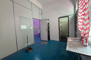 NEAR MYDIN GROUND FLOOR TAMAN BATIK Shoplot for Rent