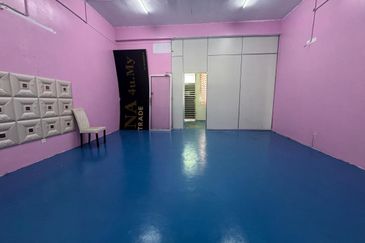 NEAR MYDIN GROUND FLOOR TAMAN BATIK Shoplot for Rent