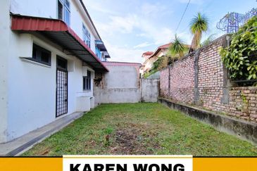 CORNER LOT BELOW MARKET VALUE TAMAN MELATI 2 Storey SEMI DETACHED for Sale