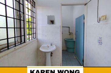 CORNER LOT BELOW MARKET VALUE TAMAN MELATI 2 Storey SEMI DETACHED for Sale