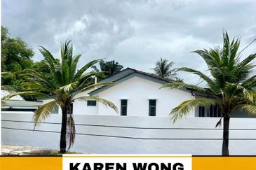 CORNER LOT REFURBLISHED TAMAN SRI GEDUNG 1 Storey Terrace House for Sale