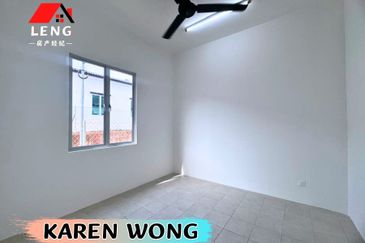 BRAND NEW SPACIOUS BUILT UP EASTFIELD YARRA PARK 1 Store Terrace for Sale