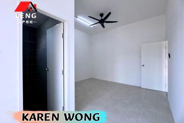 BRAND NEW SPACIOUS BUILT UP EASTFIELD YARRA PARK 1 Store Terrace for Sale