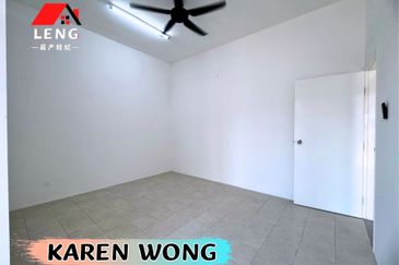 BRAND NEW SPACIOUS BUILT UP EASTFIELD YARRA PARK 1 Store Terrace for Sale