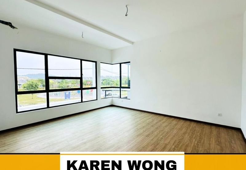 ENDLOT FACING PLAYGROUND SENNI BUKIT BANYAN 2 Storey Terrace for Sale