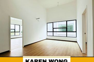 ENDLOT FACING PLAYGROUND SENNI BUKIT BANYAN 2 Storey Terrace for Sale