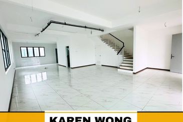 ENDLOT FACING PLAYGROUND SENNI BUKIT BANYAN 2 Storey Terrace for Sale