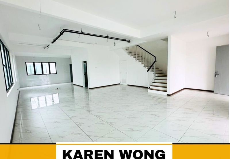 ENDLOT FACING PLAYGROUND SENNI BUKIT BANYAN 2 Storey Terrace for Sale