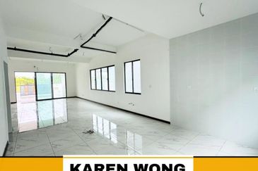 ENDLOT FACING PLAYGROUND SENNI BUKIT BANYAN 2 Storey Terrace for Sale