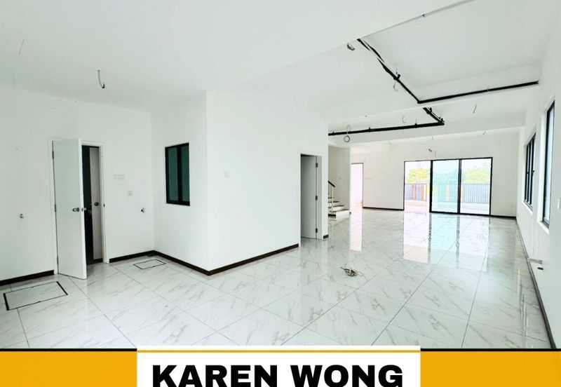 ENDLOT FACING PLAYGROUND SENNI BUKIT BANYAN 2 Storey Terrace for Sale