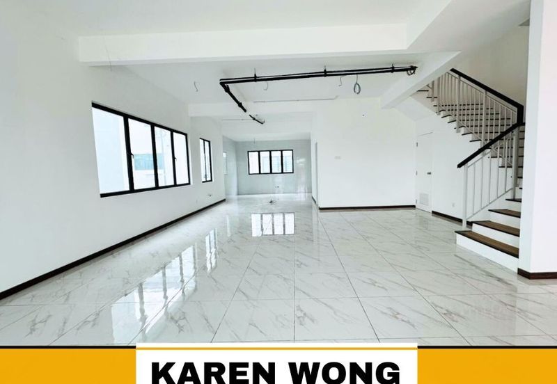 ENDLOT FACING PLAYGROUND SENNI BUKIT BANYAN 2 Storey Terrace for Sale