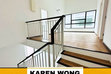 ENDLOT FACING PLAYGROUND SENNI BUKIT BANYAN 2 Storey Terrace for Sale