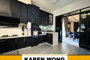 ENDLOT RENOVATED DARULAMAN PERDANA 2 Storey SEMI DETACHED for Sale