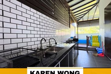 ENDLOT RENOVATED DARULAMAN PERDANA 2 Storey SEMI DETACHED for Sale