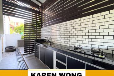 ENDLOT RENOVATED DARULAMAN PERDANA 2 Storey SEMI DETACHED for Sale