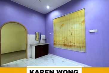 FULLY EXTENDED TAMAN BERLIAN INDAH 1 Storey SEMI DETACHED for Sale