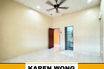 FULLY EXTENDED TAMAN BERLIAN INDAH 1 Storey SEMI DETACHED for Sale