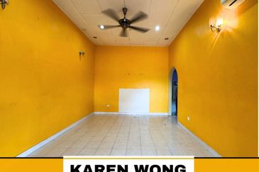 FULLY EXTENDED TAMAN BERLIAN INDAH 1 Storey SEMI DETACHED for Sale