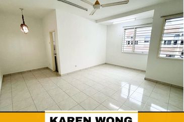 Bandar Laguna Merbok