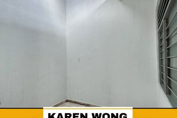 TAMAN BUNGA RAYA REFURBISHED UNIT DOUBLE STOREY SHOP HOUSE for Sale