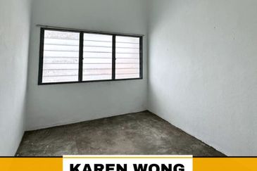 TAMAN BUNGA RAYA REFURBISHED UNIT DOUBLE STOREY SHOP HOUSE for Sale