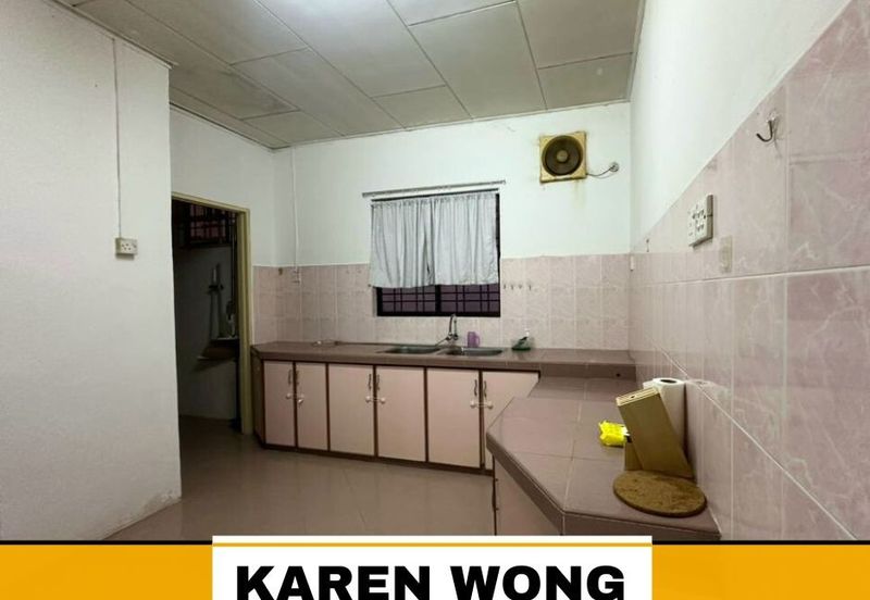 Bandar Laguna Merbok