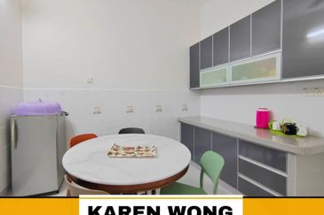 Bandar Laguna Merbok