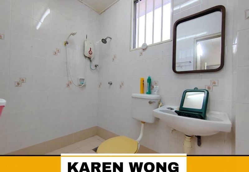 Bandar Laguna Merbok