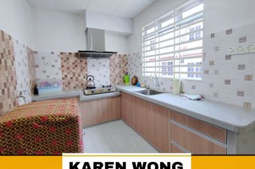 Bandar Laguna Merbok