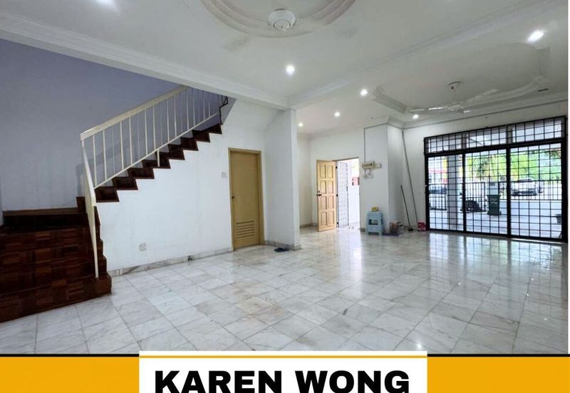 Bandar Laguna Merbok