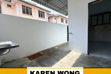 Bandar Laguna Merbok