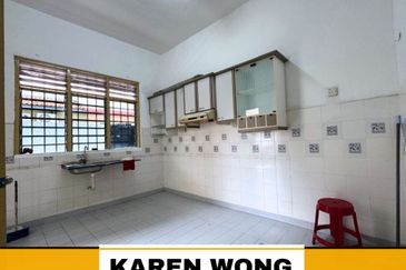 Bandar Laguna Merbok