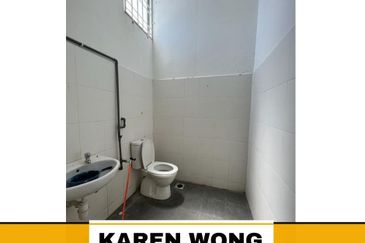 SELL AT LOST PERMATA HILL PARK Double Storey SHOPLOT for Sale