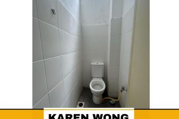 SELL AT LOST PERMATA HILL PARK Double Storey SHOPLOT for Sale