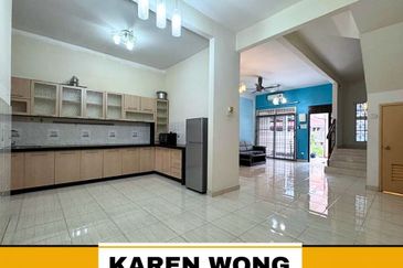 Bandar Laguna Merbok