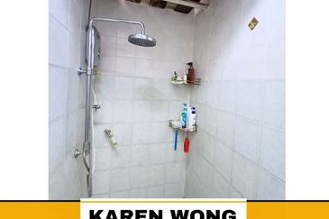 TAMAN PERPADUAN NEAR SIN KWANG SCHOOL ENDLOT RENOVATED House for Sale