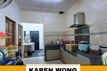 TAMAN PERPADUAN NEAR SIN KWANG SCHOOL ENDLOT RENOVATED House for Sale