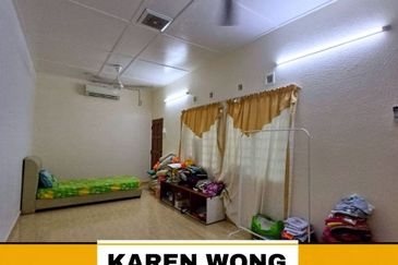 TAMAN PERPADUAN NEAR SIN KWANG SCHOOL ENDLOT RENOVATED House for Sale