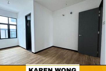 Sierra, Bukit Banyan