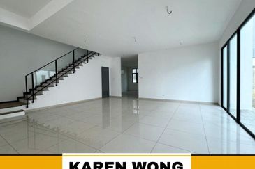 Sierra, Bukit Banyan