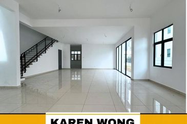 Sierra, Bukit Banyan