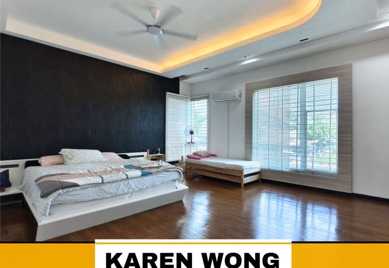 Bandar Laguna Merbok