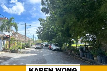 Bandar Laguna Merbok