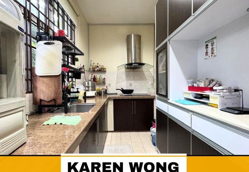 Bandar Laguna Merbok